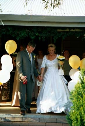 AUST NT AliceSprings 2002OCT19 Wedding SYMONS Ceremony 025
